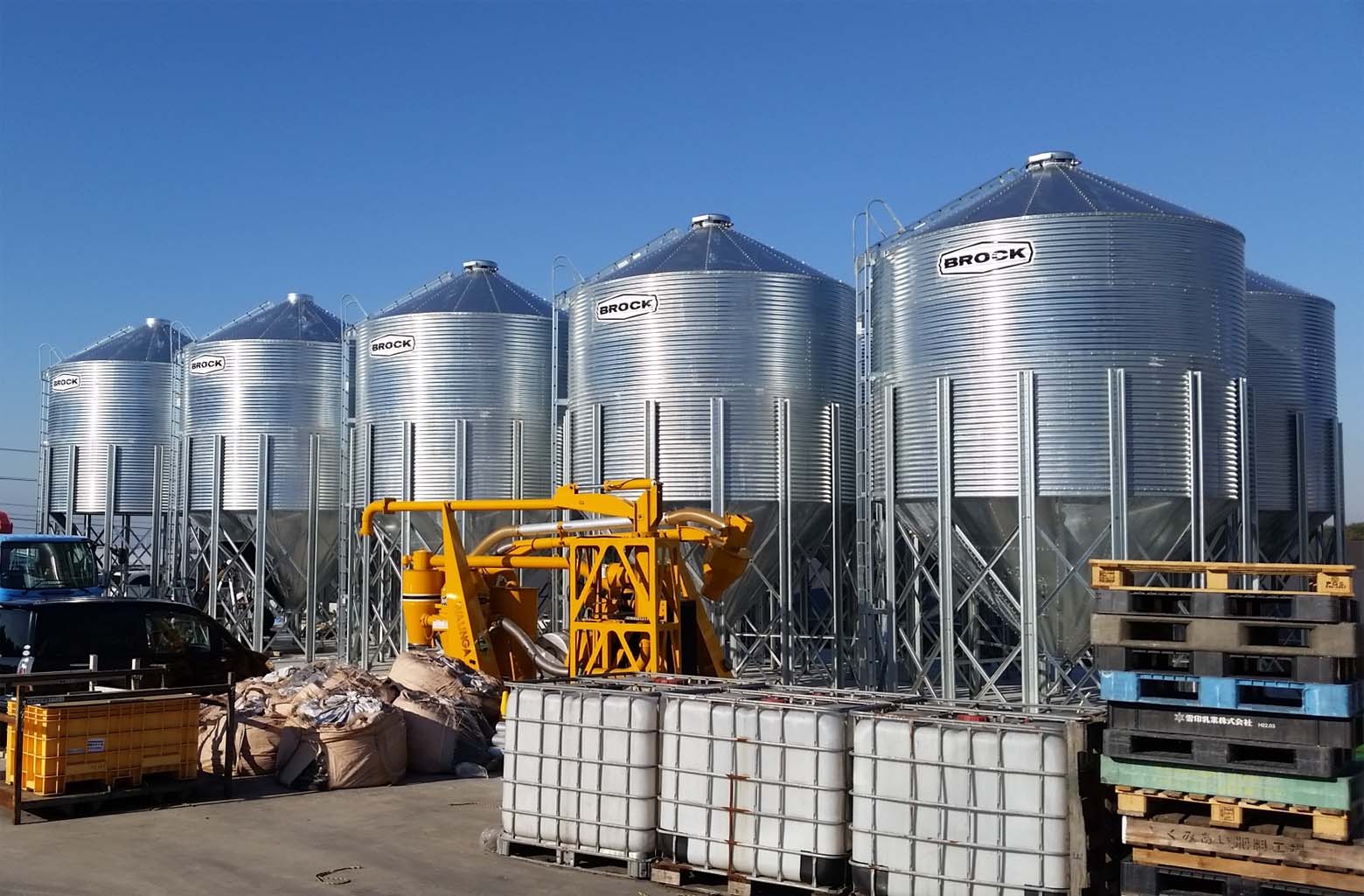 ブルック飼料タンク