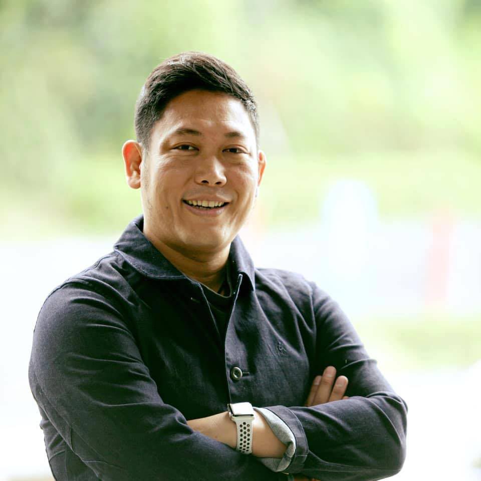 写真: 代表の吉角 裕一朗